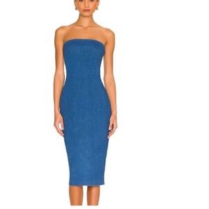NWT’s Susana Monaco
Strapless Midi Dress in Light Denim
REVOLVE Sz S $158